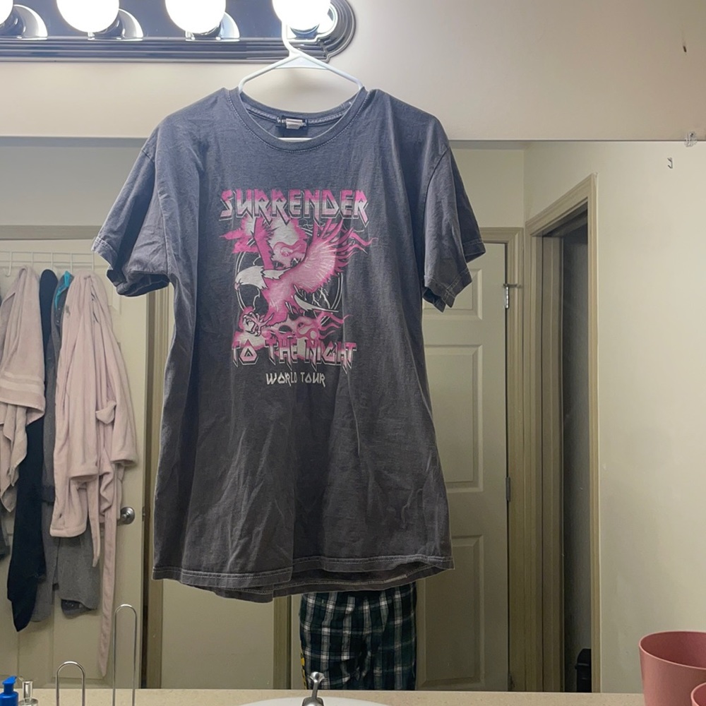 Graphic tee